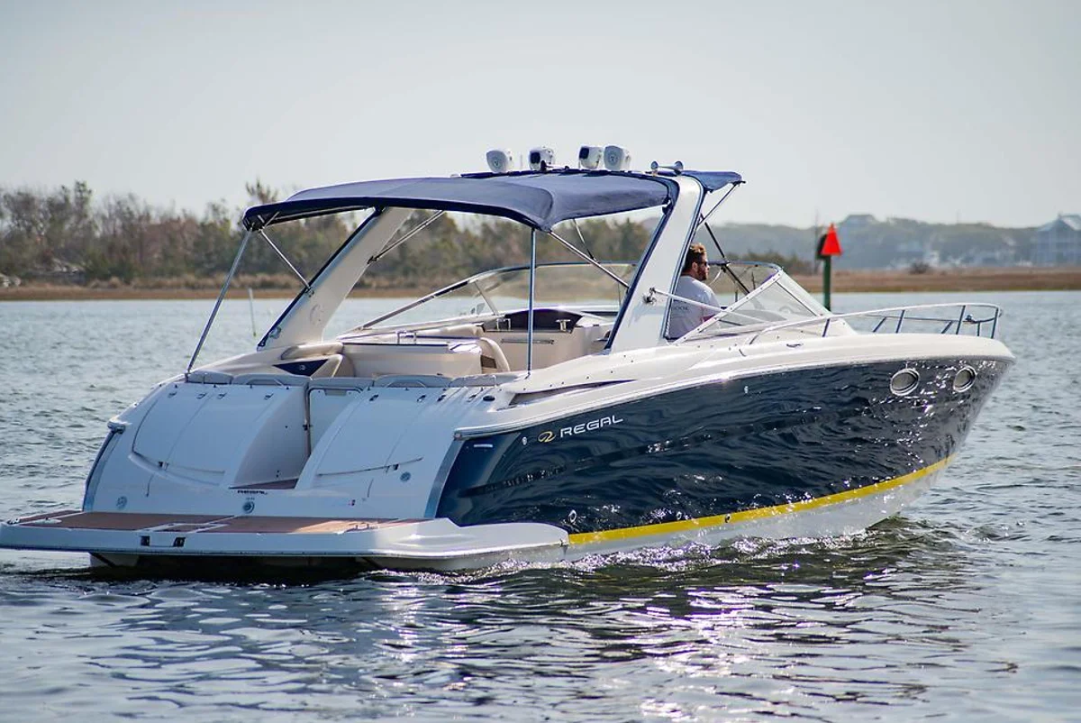 Regal Boats 3350 Sport Cruiser 2007 boat specs