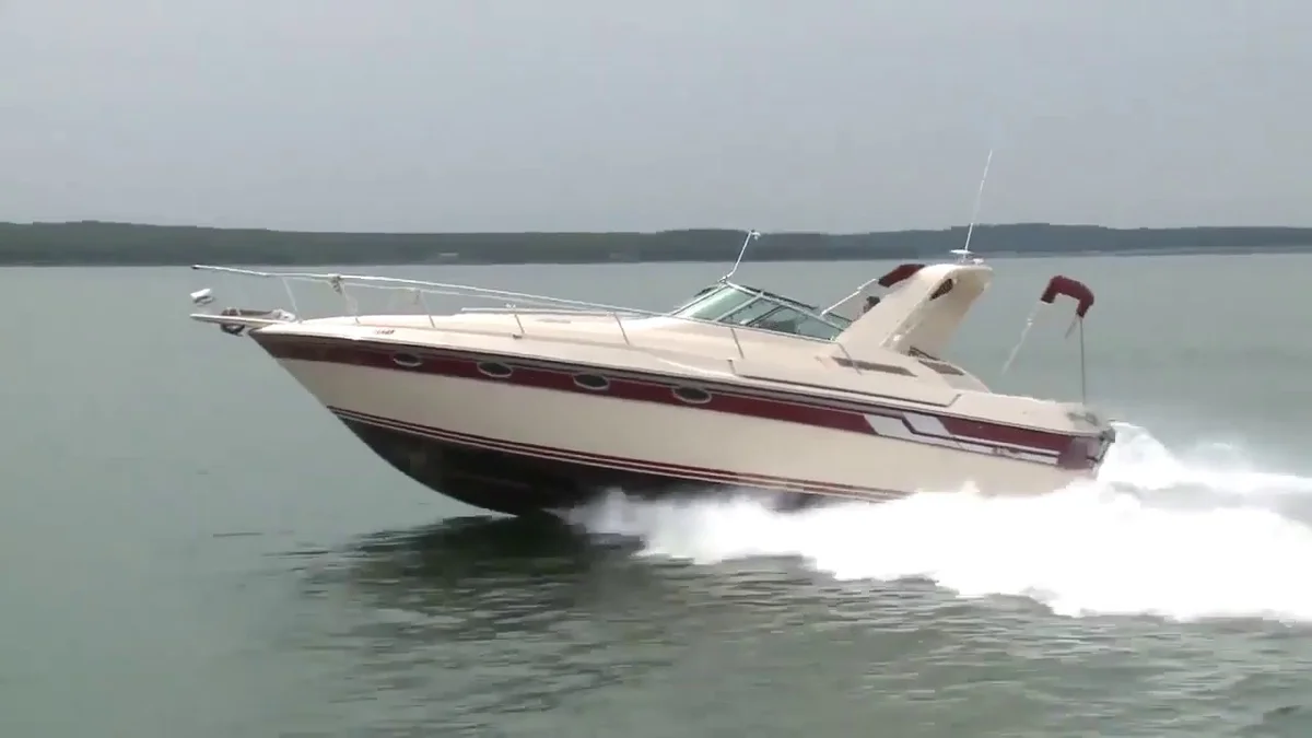 360 Commodore Boat Specs