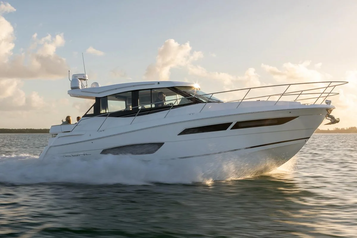 38 Grande Coupe Boat Specs