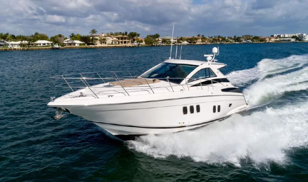 5260 Sport Coupe Boat Specs
