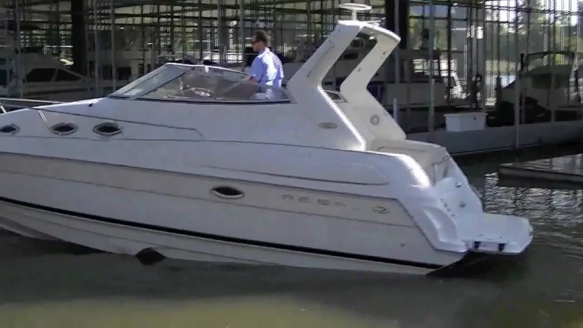 Commodore 2860 Boat Specs