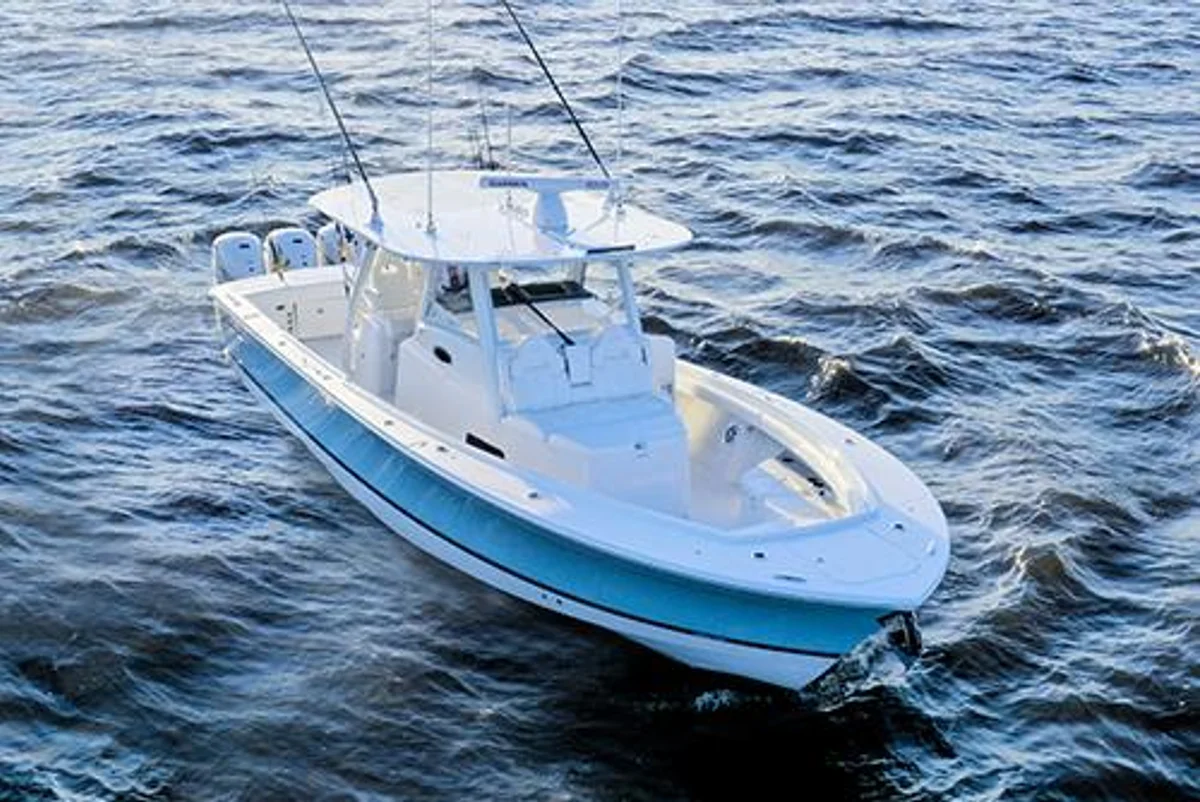 Regulator 37 2022 boat specs