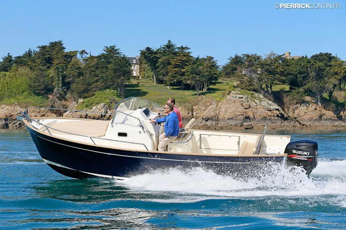 Rhea Marine Open 27 Escapade 2020 boat specs
