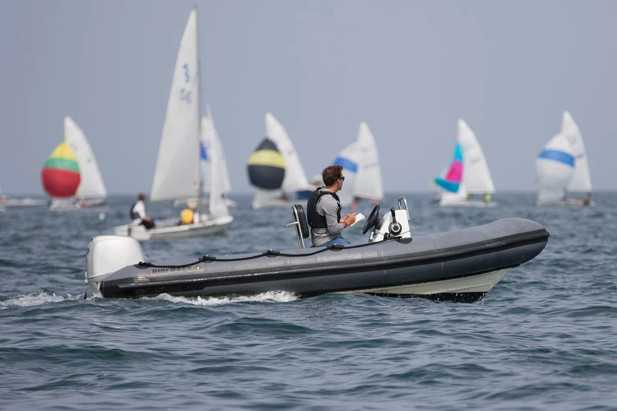 4.8 Coach Boat Specs