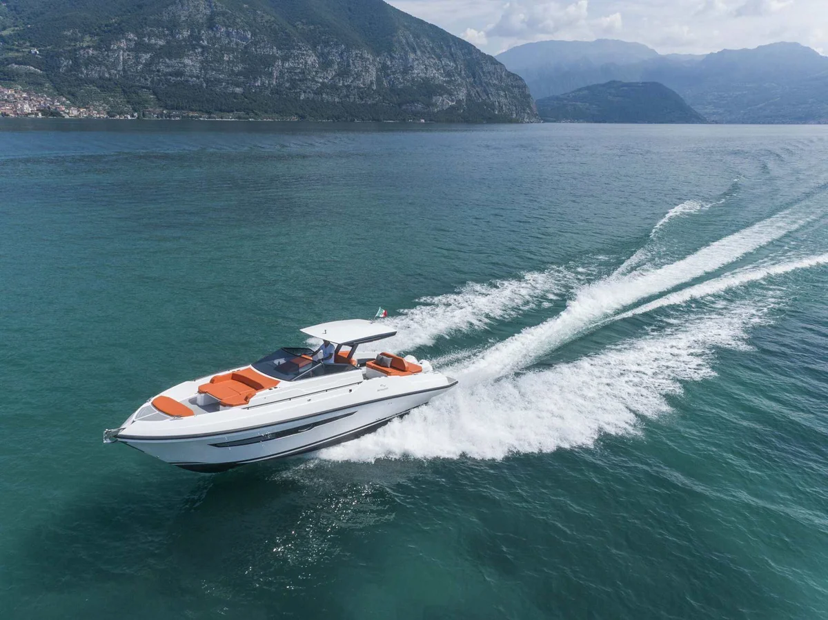 Rio Yachts Daytona 35 2023 boat specs