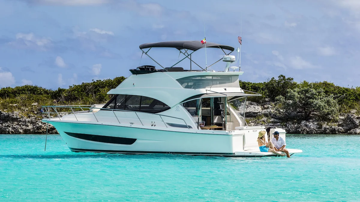 Riviera 39 Open Flybridge 2019 boat specs