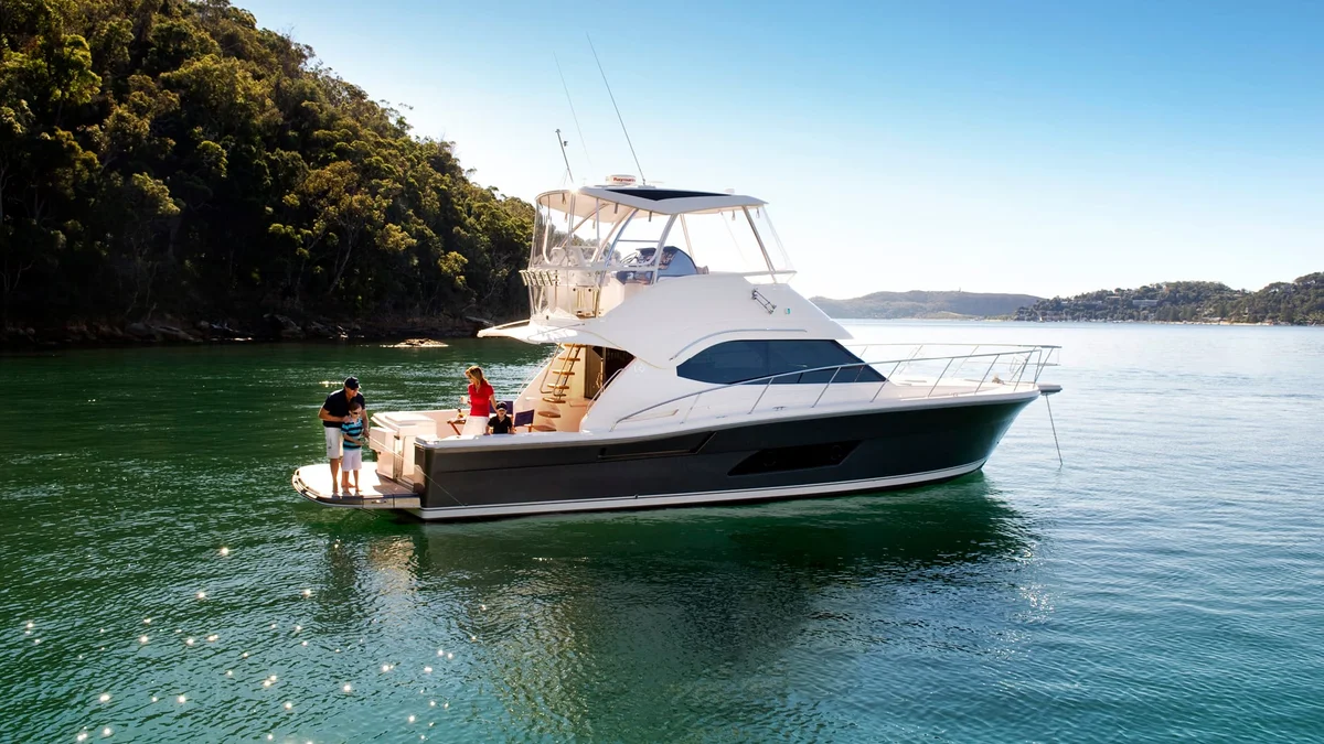 Riviera 43 Open Flybridge 2021 boat specs