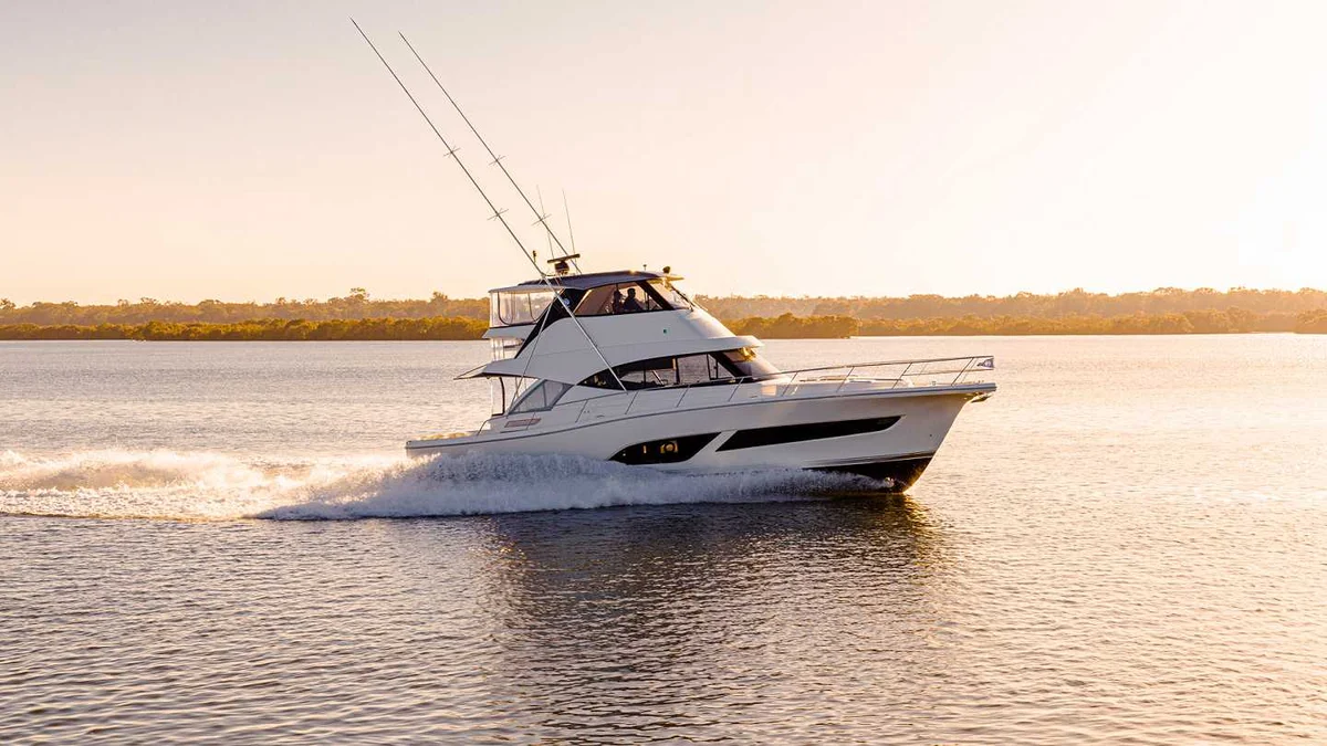Riviera 50 Sports Motor Yacht 2020 boat specs