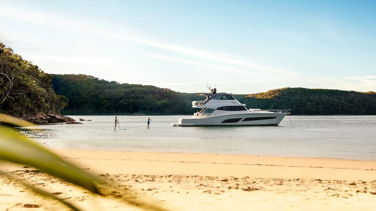 Riviera 68 Sports Motor Yacht 2018 boat specs