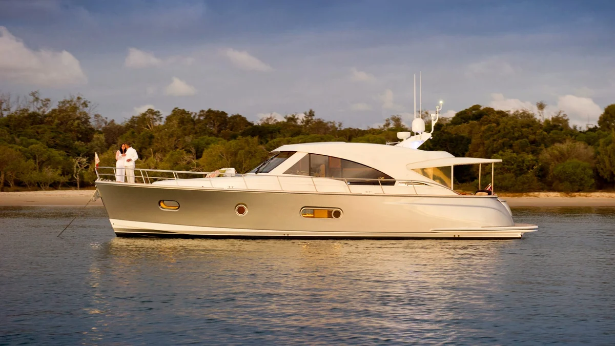 Riviera Belize 54 Sedan 2020 boat specs