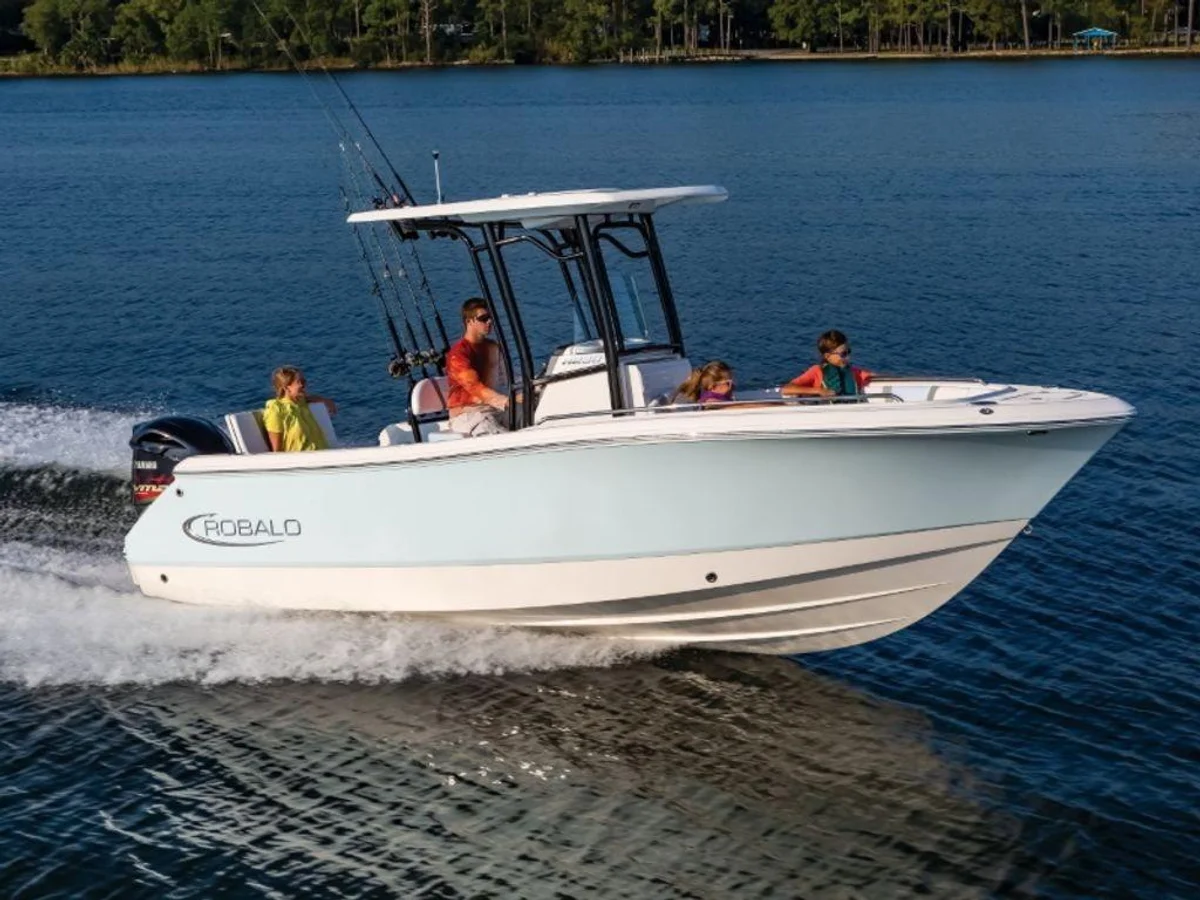 23 Robalo Boat Specs