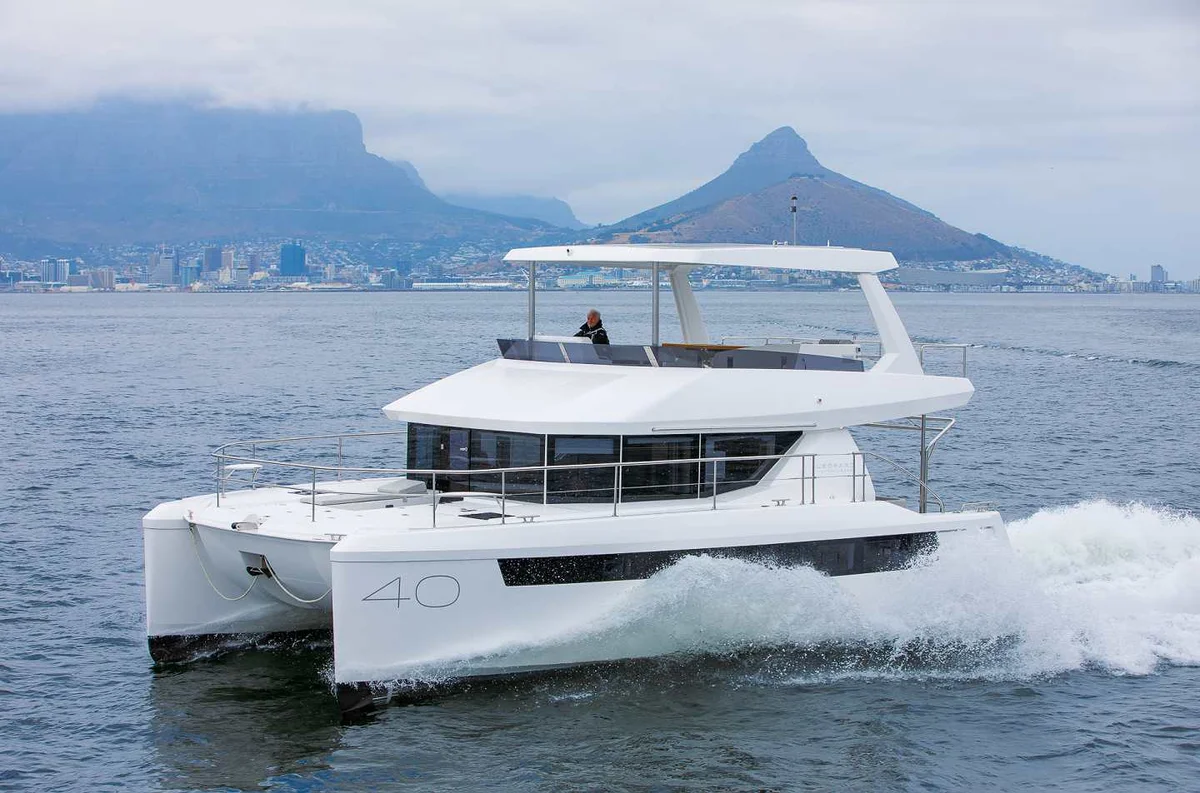 Robertson and Caine Leopard 40 2019 boat specs
