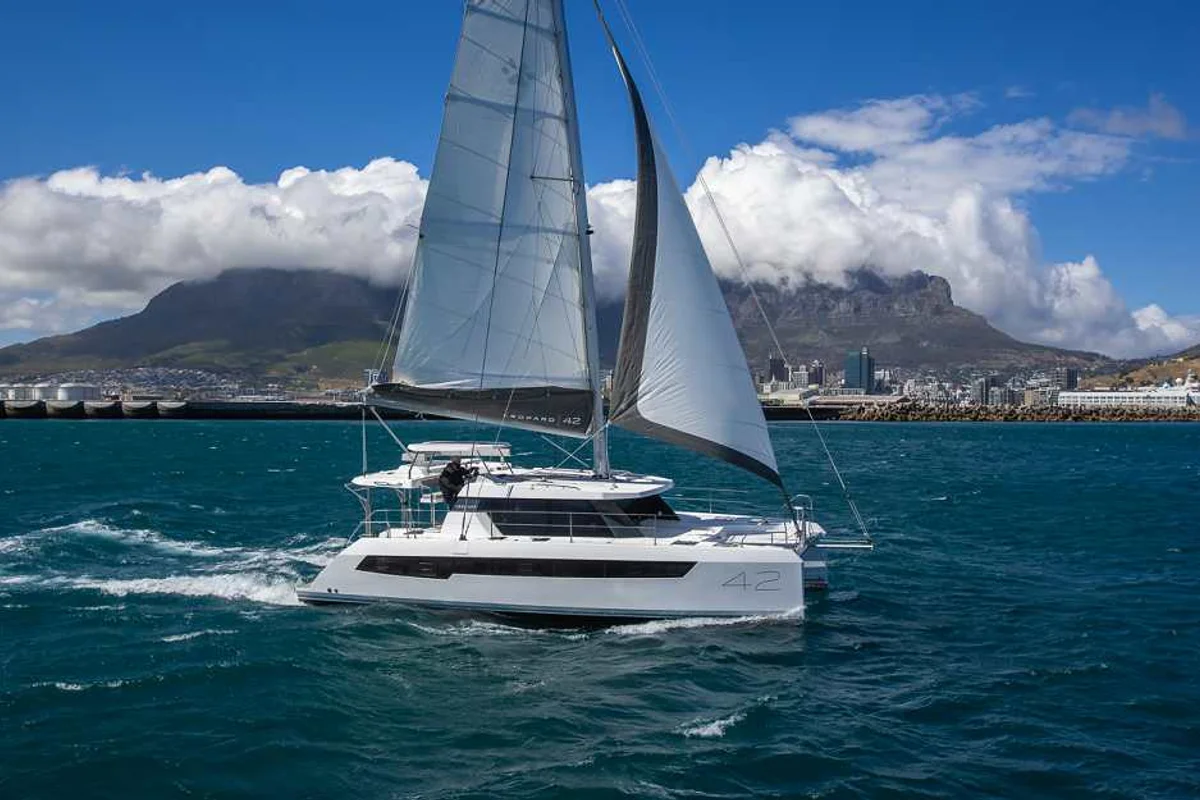 Robertson and Caine Leopard 42 2019 boat specs