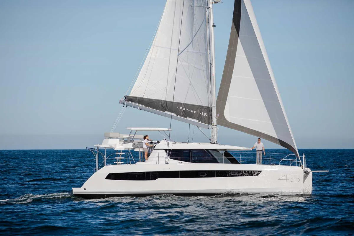 Robertson and Caine Leopard 45 2017 boat specs