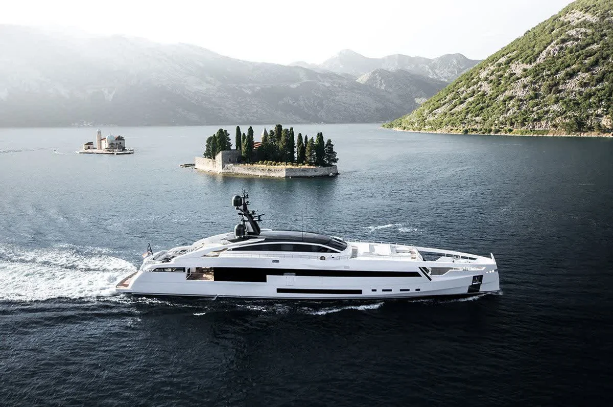 Rossinavi Aurora 2017 boat specs