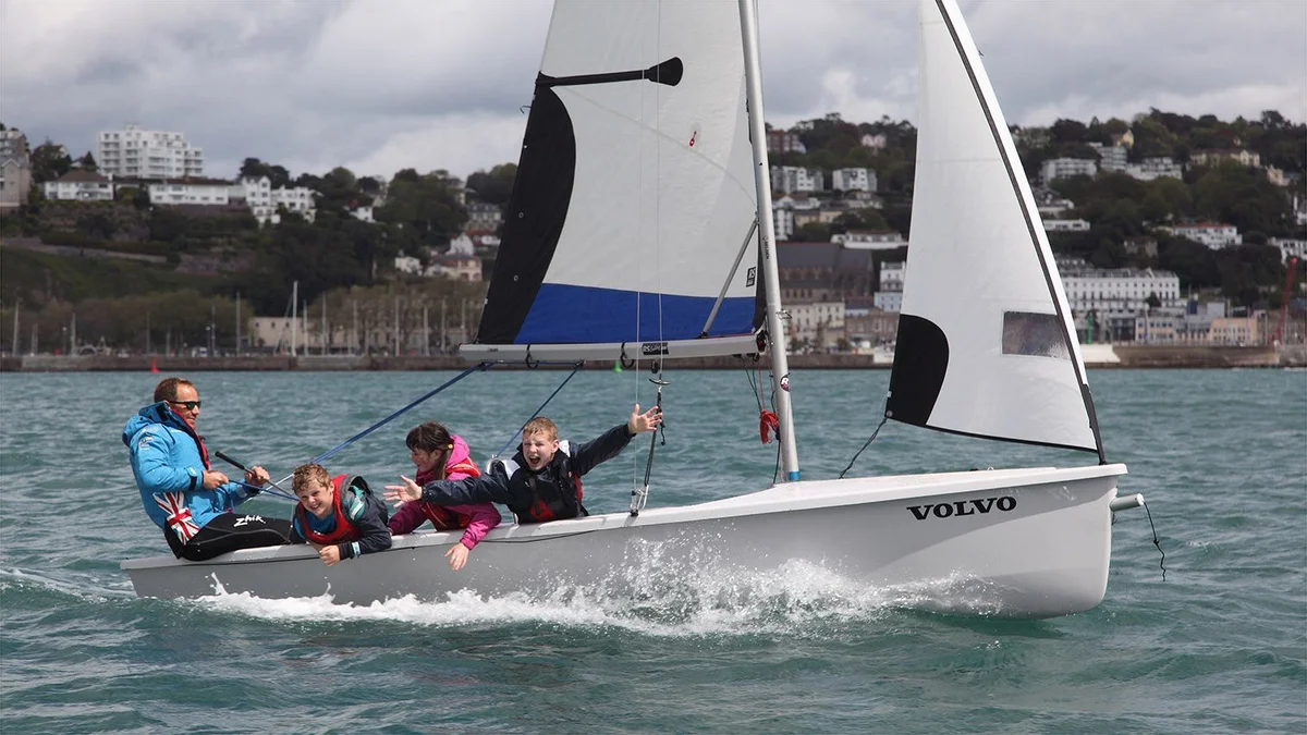 RS Sailing RS Venture Connect 2011 boat specs