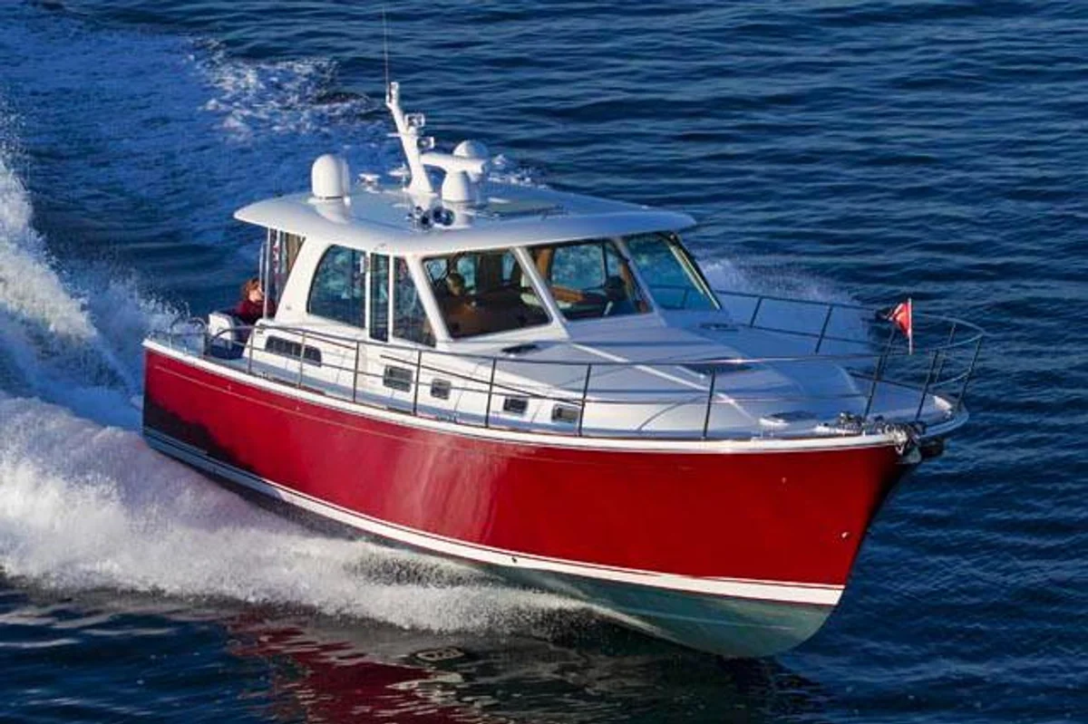 45 Salon Express Boat Specs