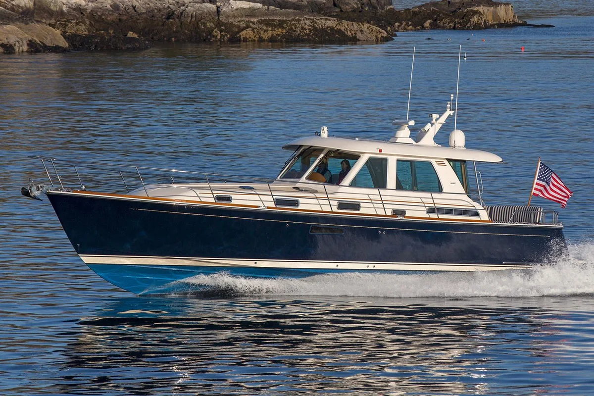 Salon Express Boat Specs