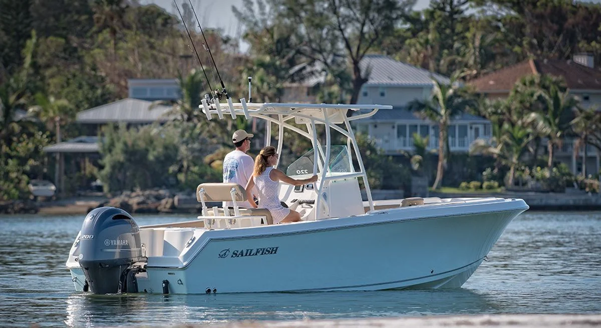 Sailfish Boats 220 CC 2022 boat specs