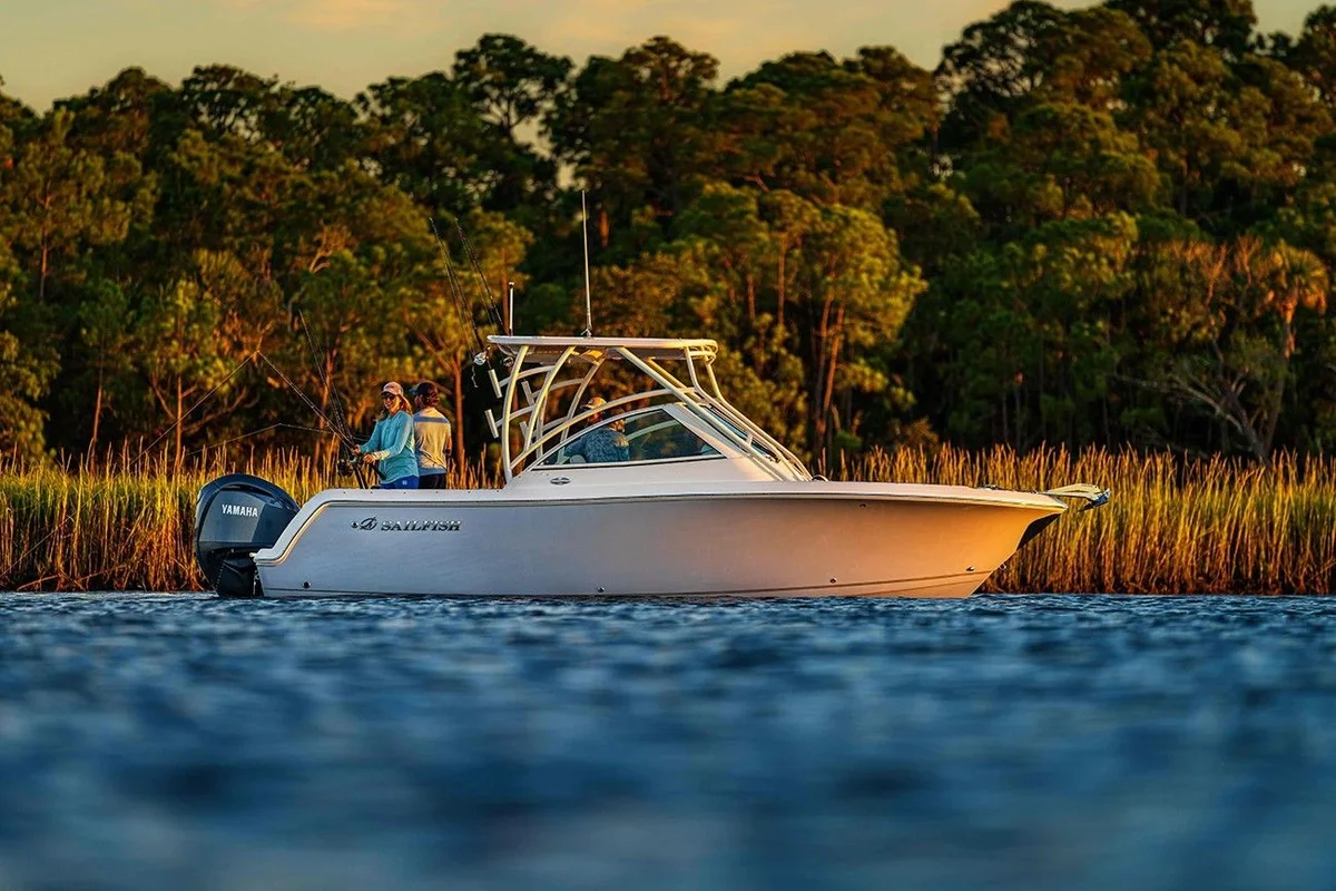 Sailfish Boats 245 DC 2021 boat specs
