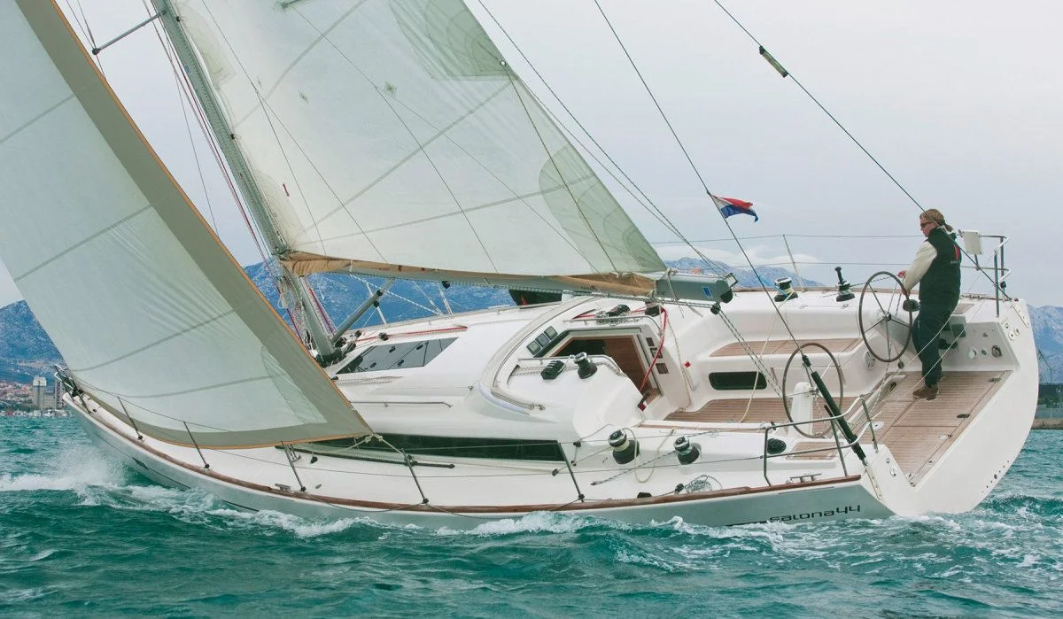 XLIV - 44 Boat Specs