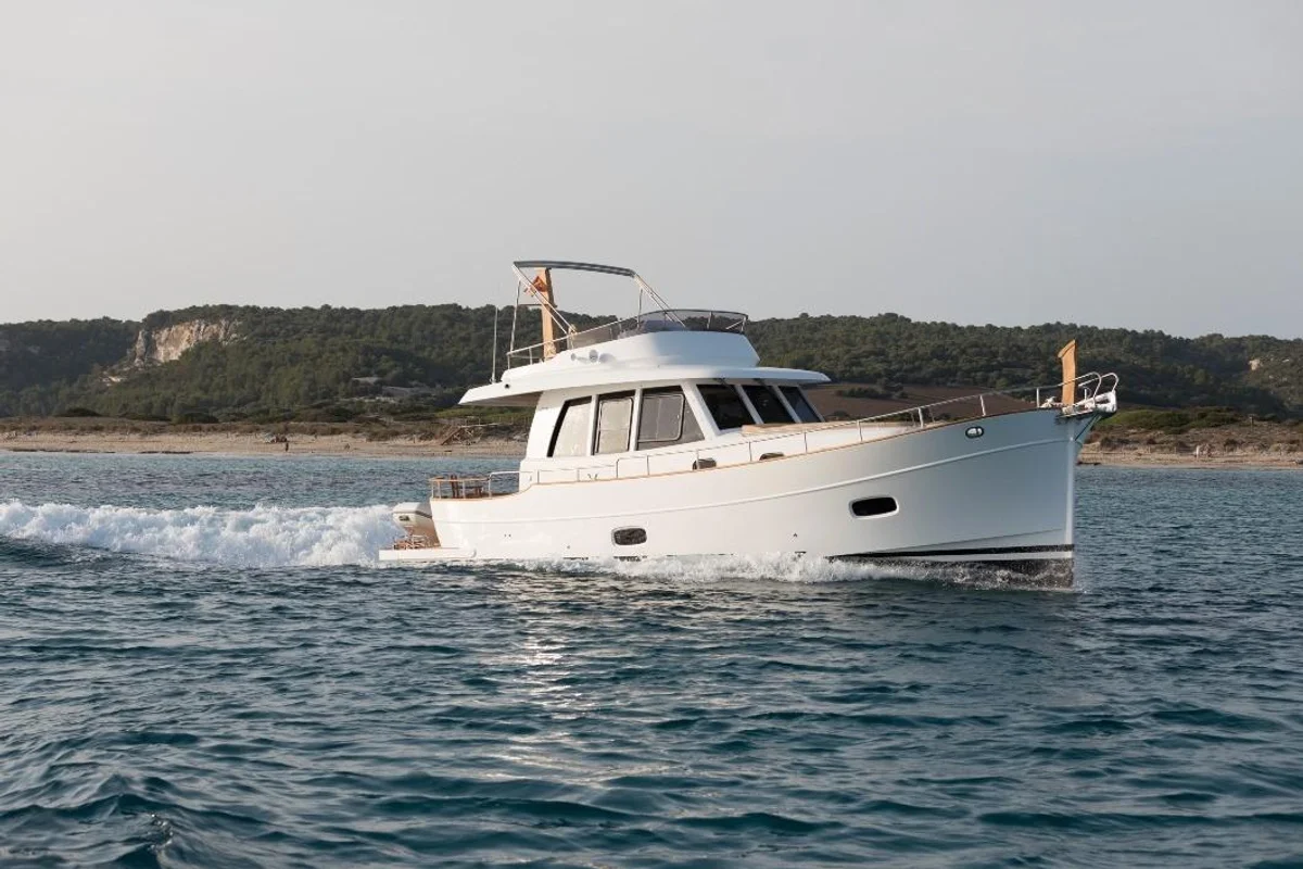 Menorquin 42 Flybridge Boat Specs