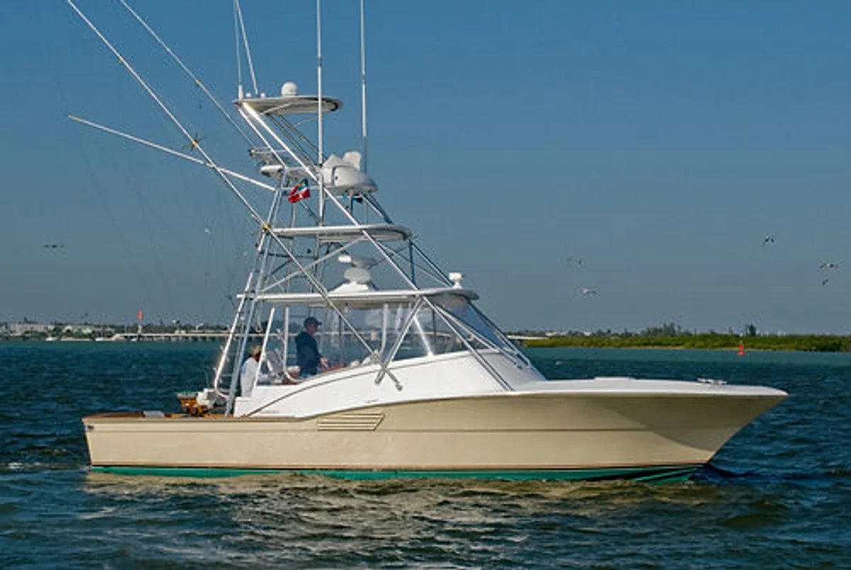 Scopinich 35 Express Sportfish 2002 boat specs
