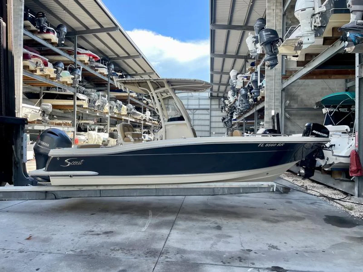 Scout Boats 215 XSF 2019 boat specs