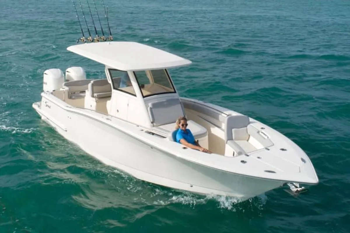 305 LXF Boat Specs