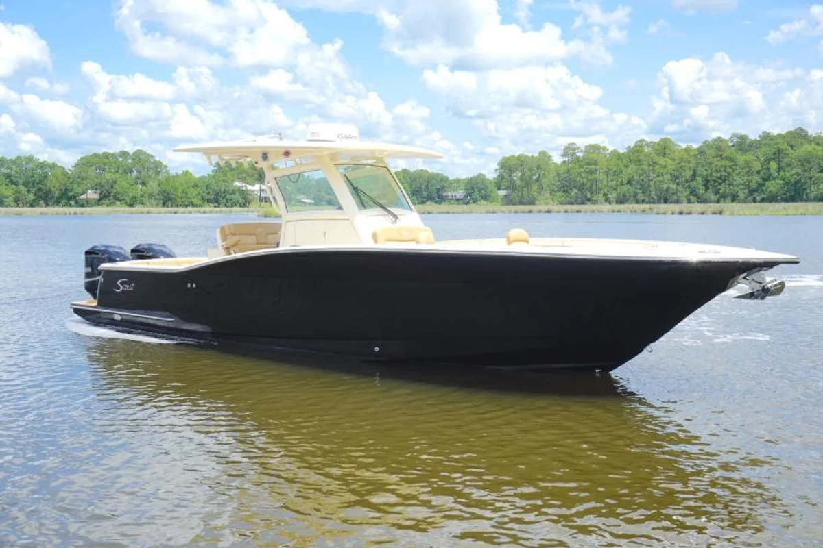 320 LXF Boat Specs