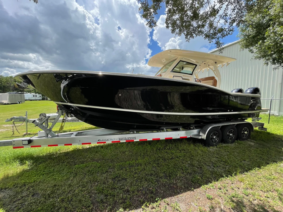 Scout Boats 330 LXF 2021 boat specs