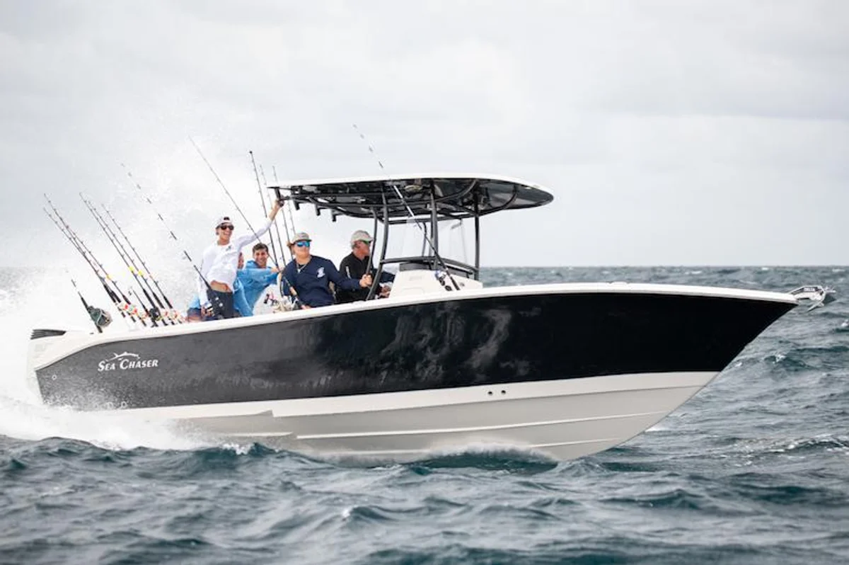 Sea Chaser 27HFC 2022 boat specs