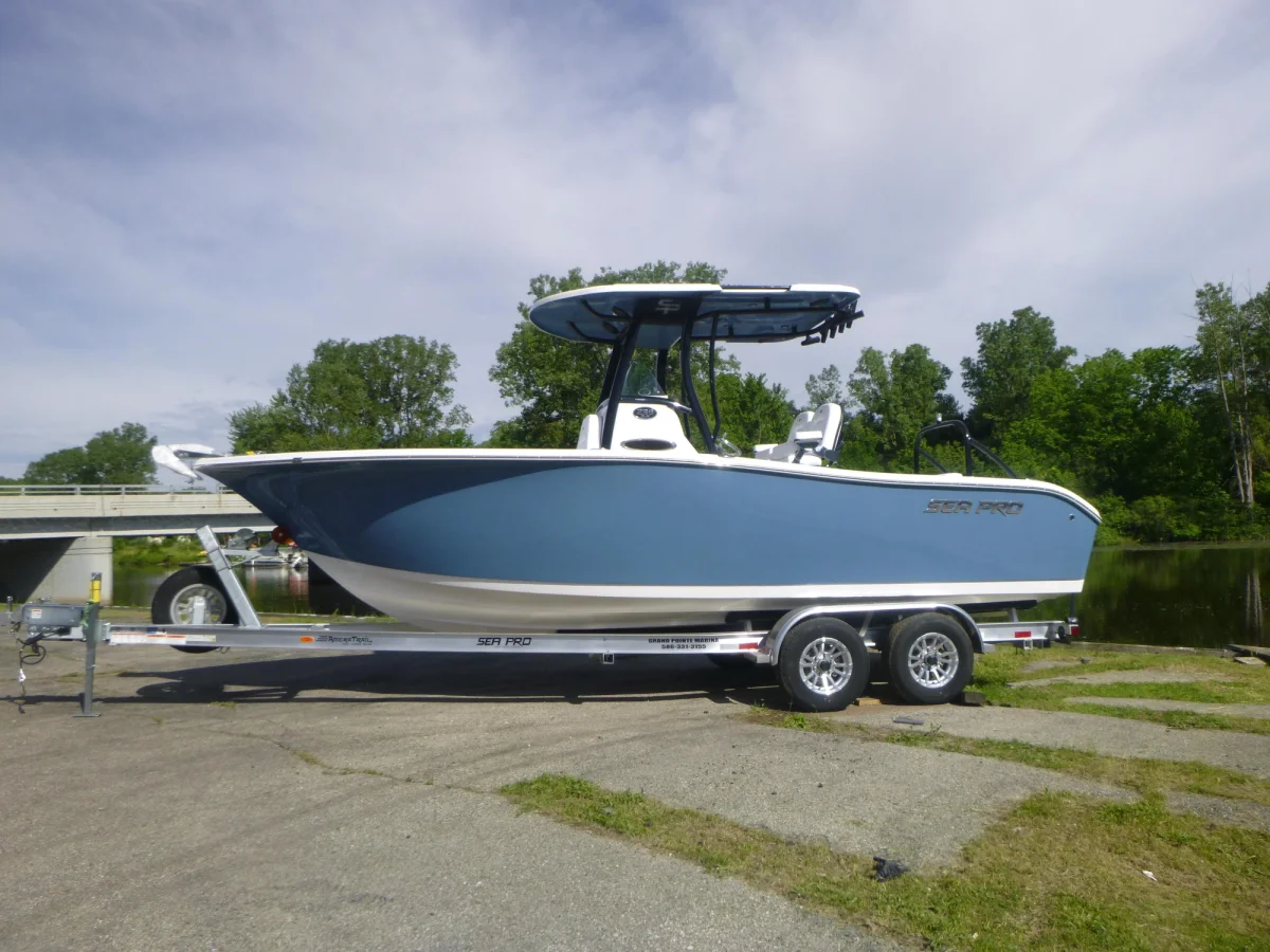 239 DLX Boat Specs