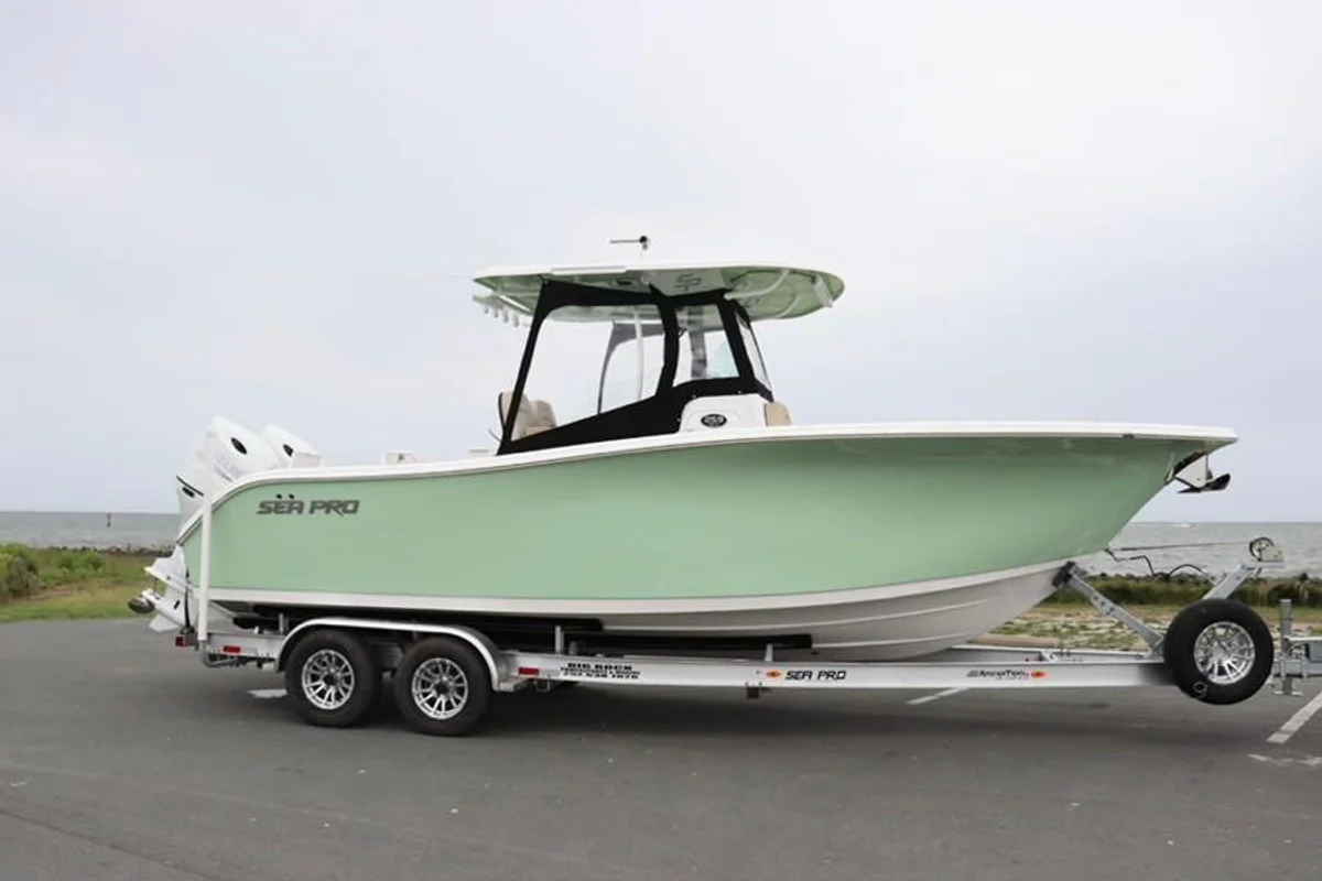 259 DLX Center Console Boat Specs