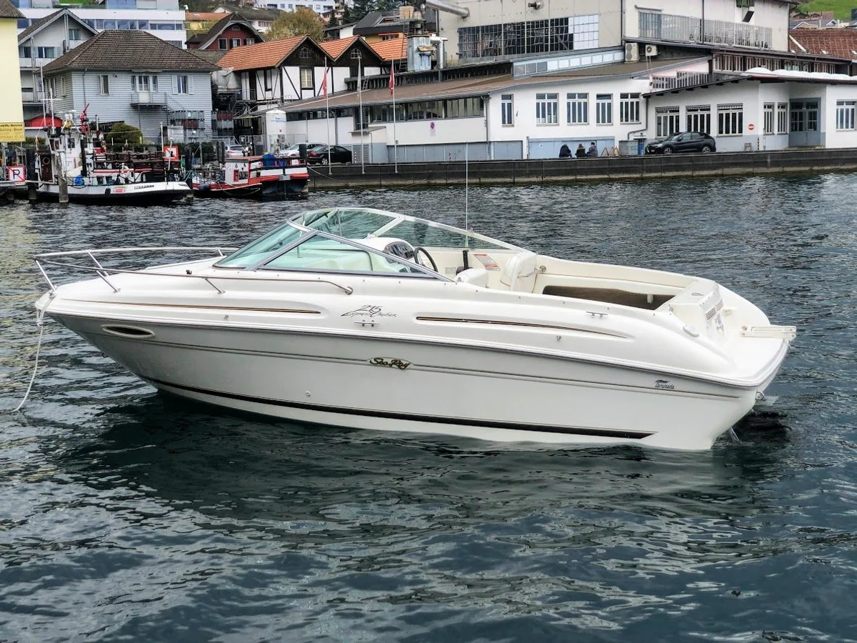 Sea Ray Express Cruiser 215 1998 boat specs