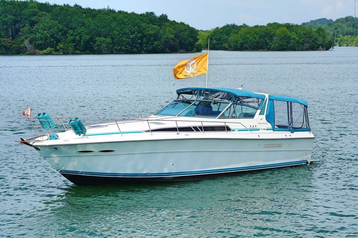 Sea Ray Express Cruiser 390 1990 boat specs