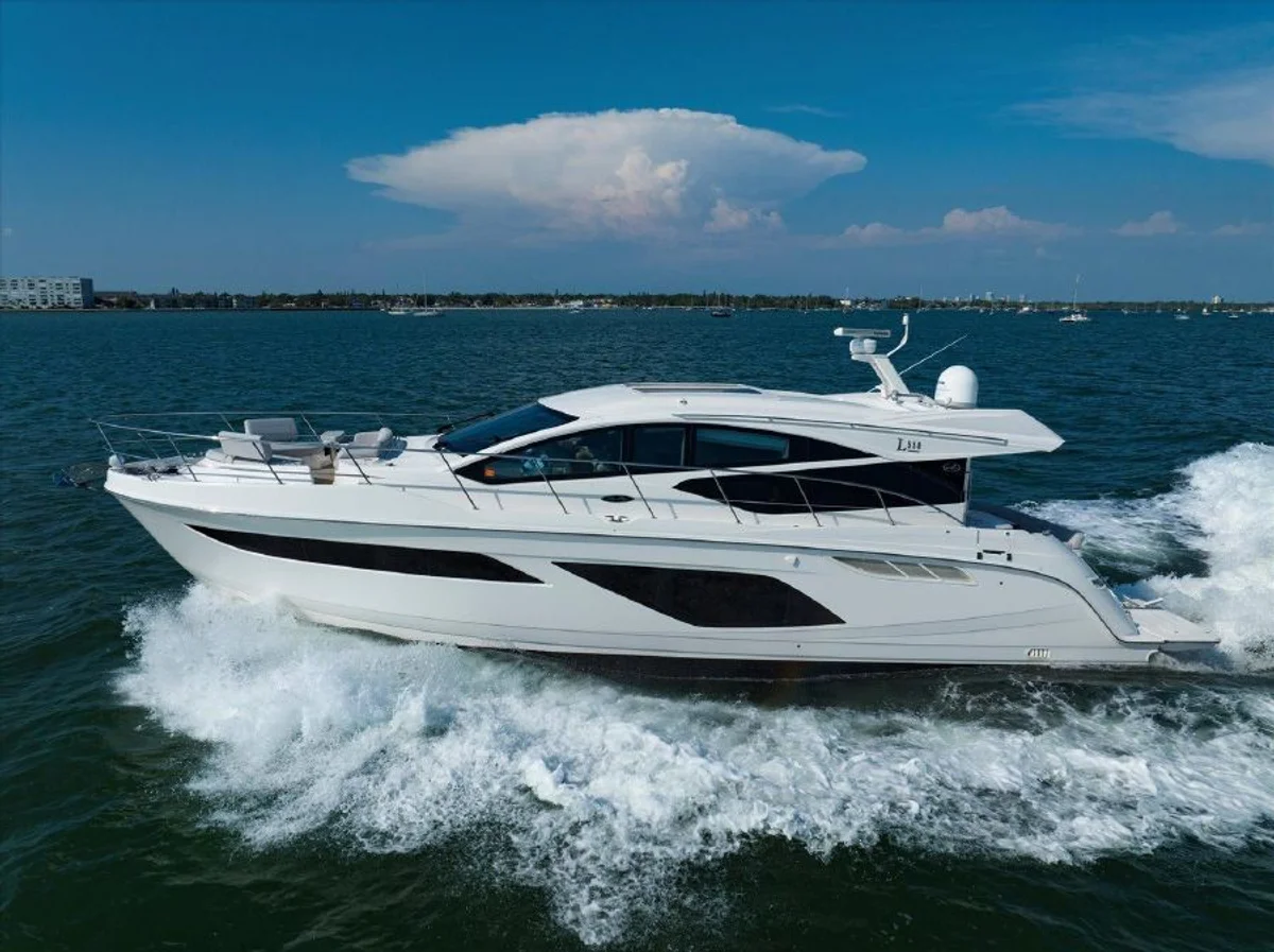 Sea Ray Fly L550  2018 boat specs