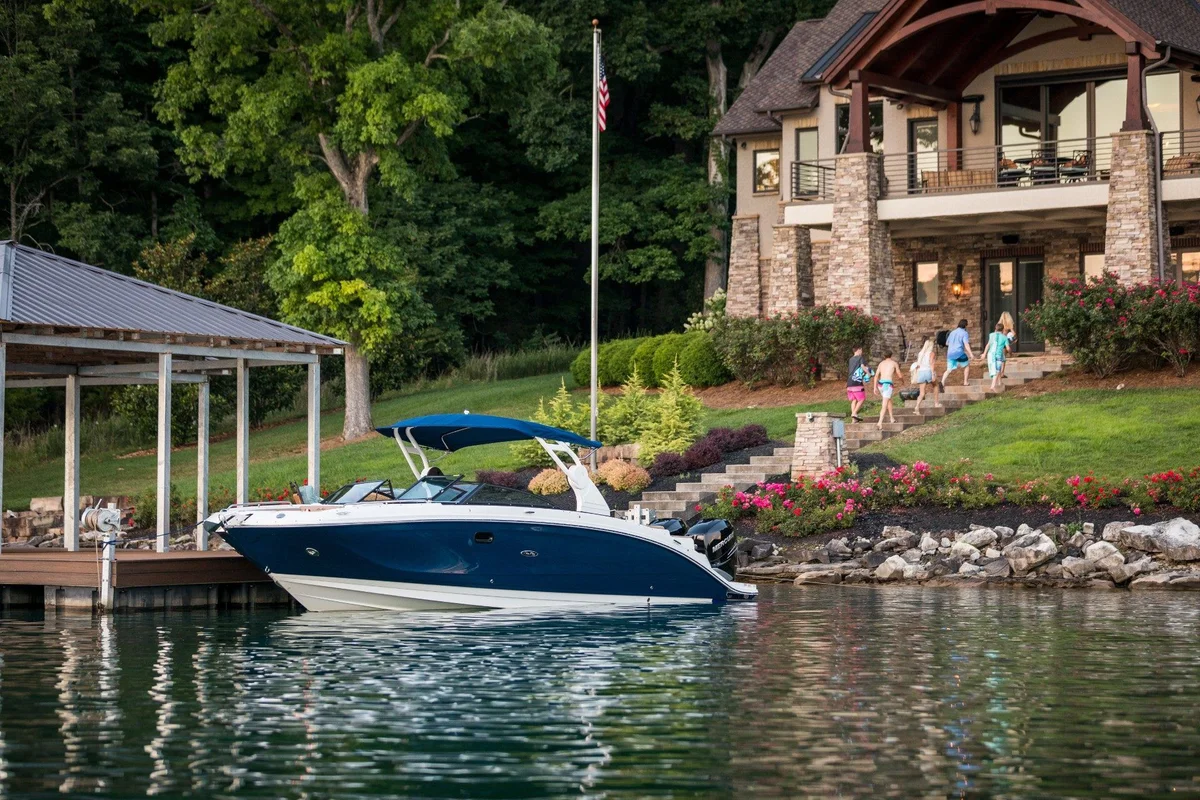 Sea Ray SDX 290 Outboard 2022 boat specs