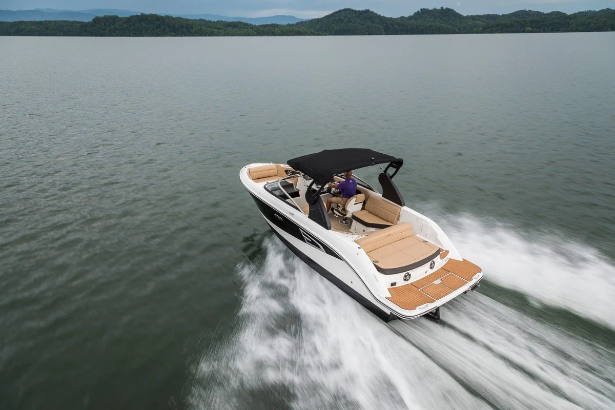 Sea Ray SLX 230 2020 boat specs