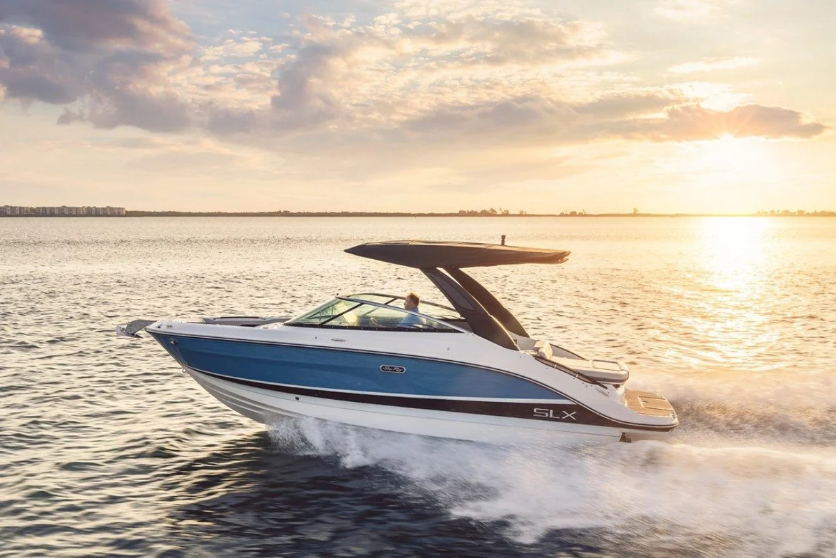 Sea Ray SLX 260 2023 boat specs