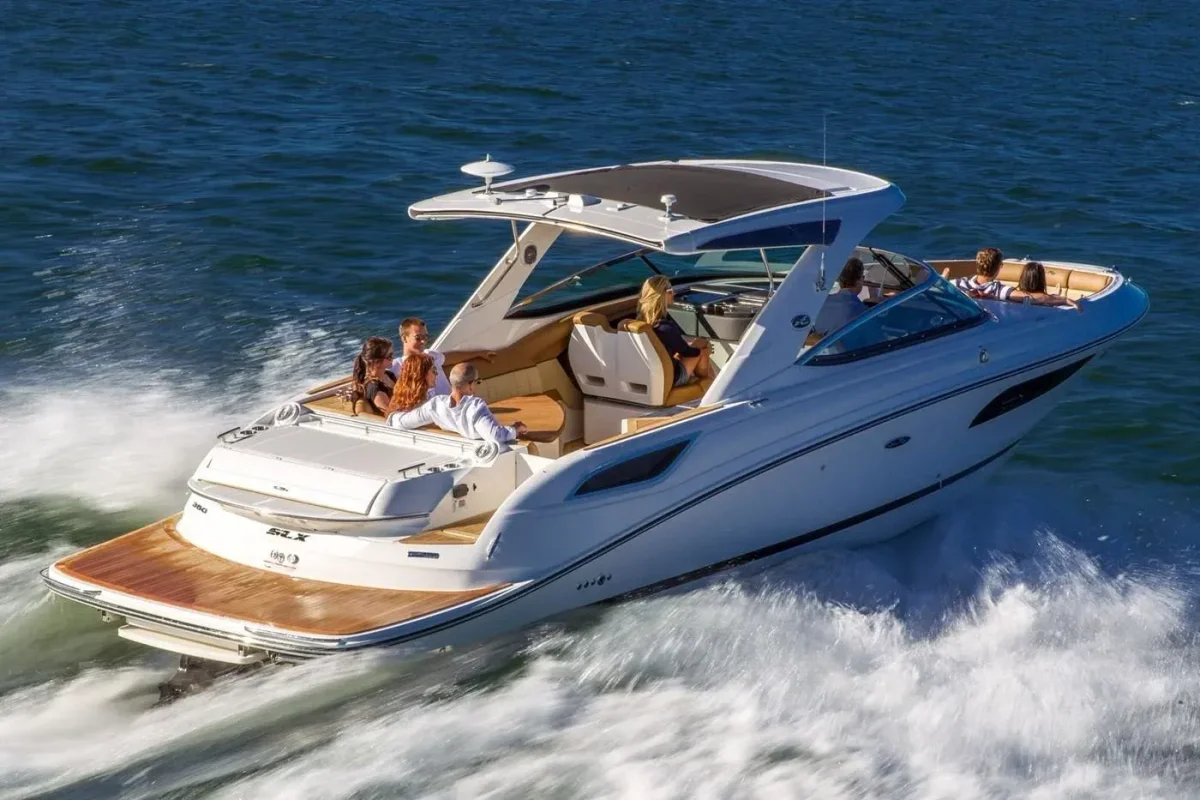Sea Ray SLX 350 Outboard 2022 boat specs