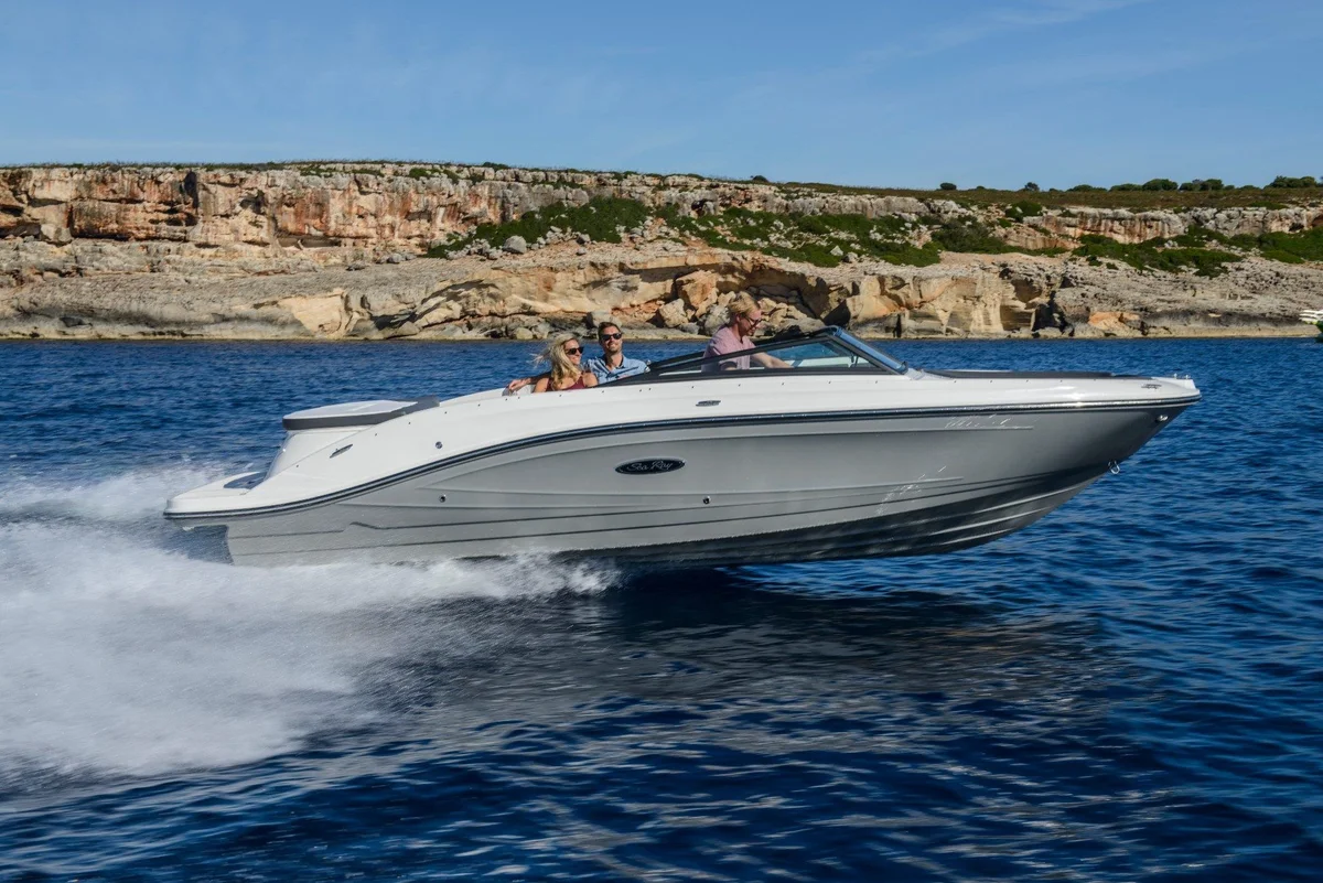 Sea Ray SPX 230 2022 boat specs