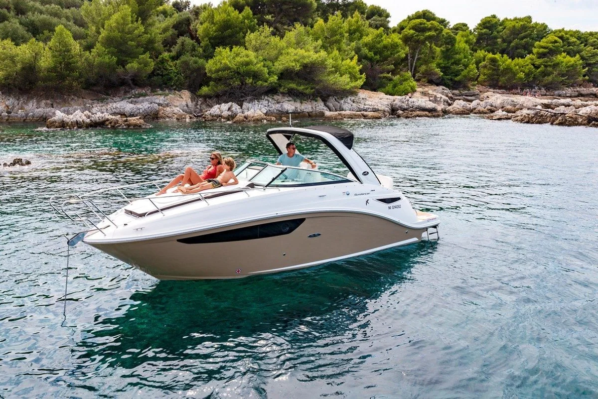 Sea Ray Sundancer 265 2023 boat specs