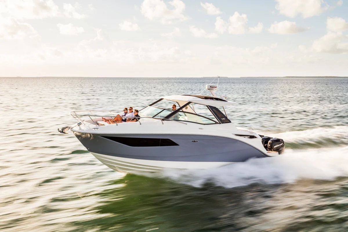 Sea Ray Sundancer 320 Outboard 2023 boat specs