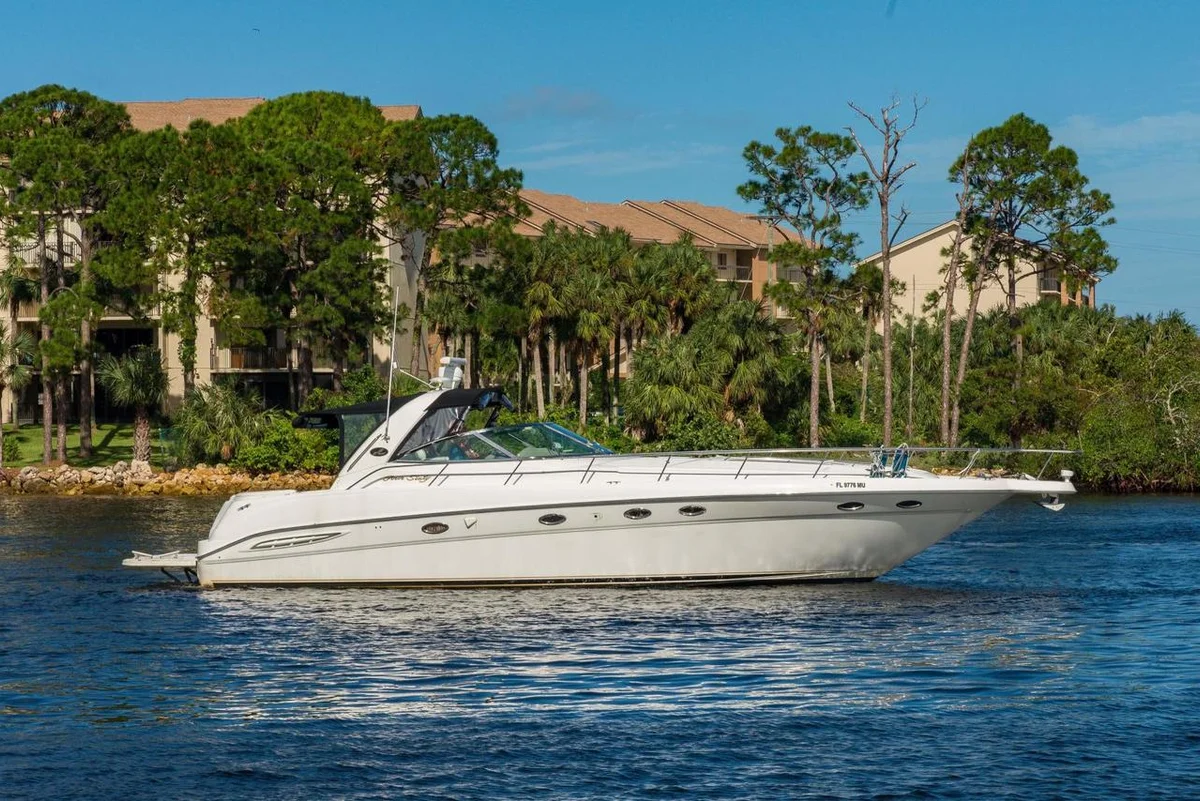 Sea Ray Sundancer 460 2017 boat specs
