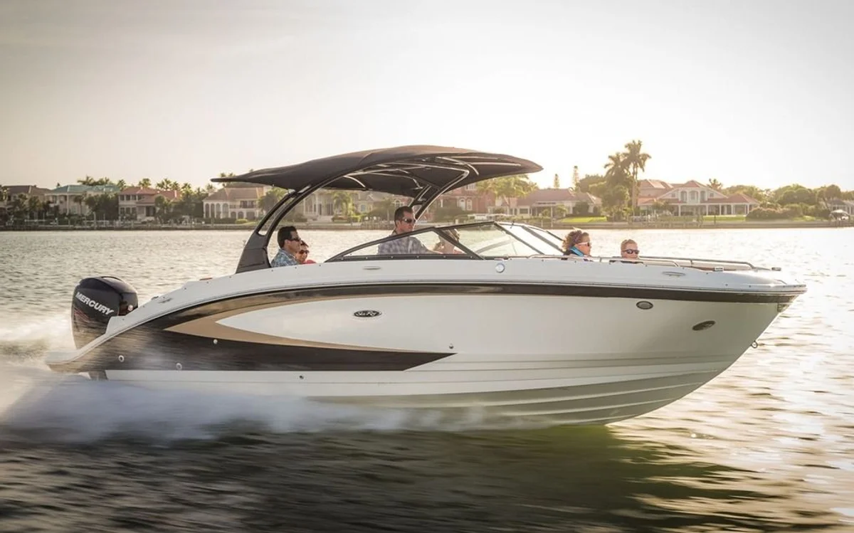 Sea Ray Sundeck 270  2015 boat specs