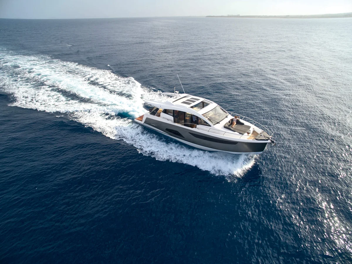 Sealine C530 2021 boat specs