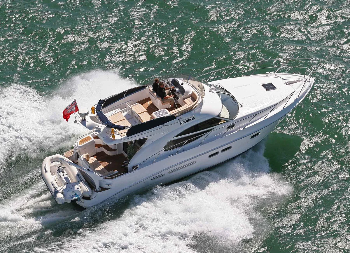Sealine F42/5 2005 boat specs