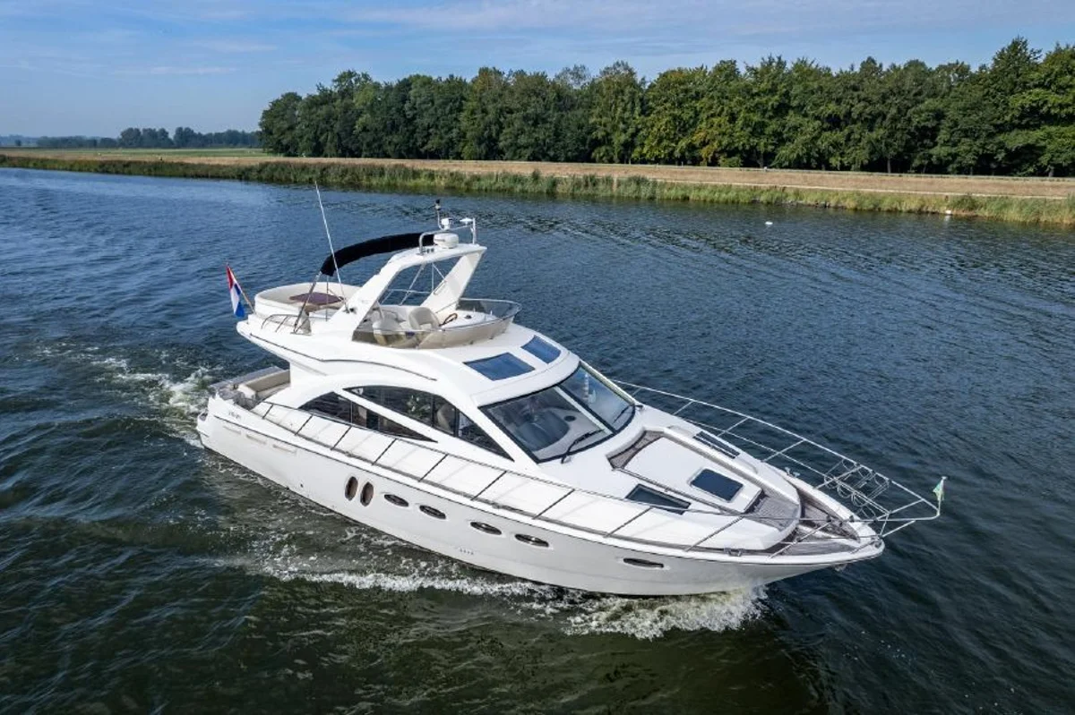 Sealine T50 2006 boat specs