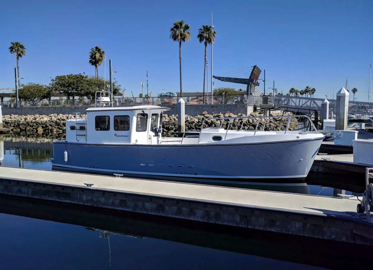 35 PILOTHOUSE Boat Specs